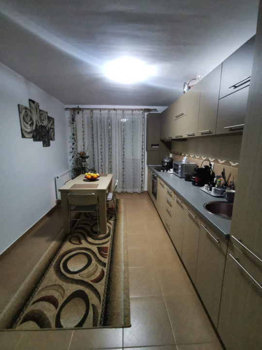 Apartament de inchiriat, 2 camere, loc de parcare, 52 mp , zona straziii Porii