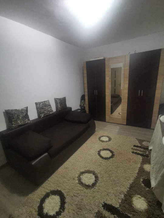 Apartament de inchiriat, 2 camere, loc de parcare, 52 mp , zona straziii Porii