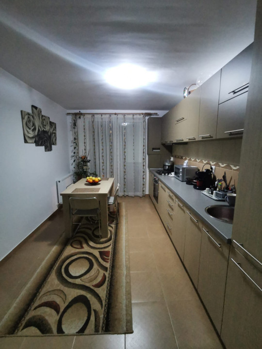 Apartament de inchiriat, 2 camere, loc de parcare, 52 mp , zona straziii Porii