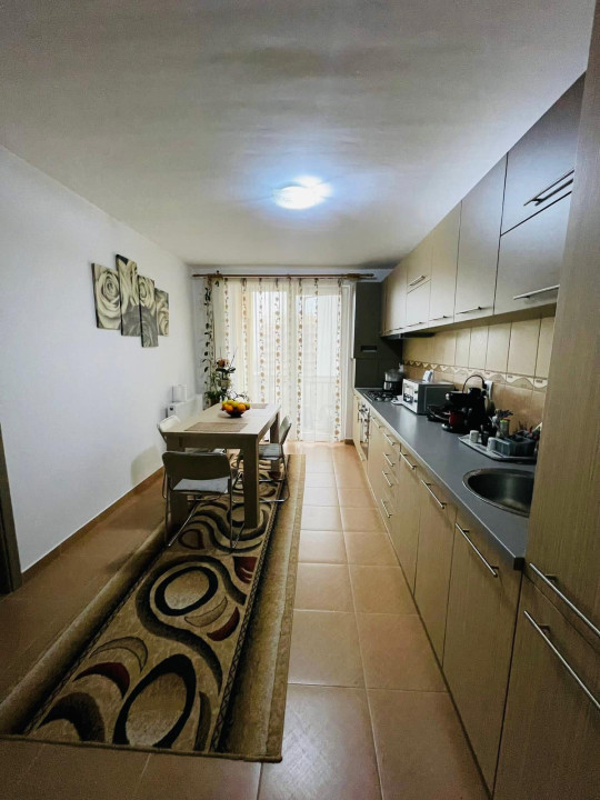 Apartament de inchiriat, 2 camere, loc de parcare, 52 mp , zona straziii Porii