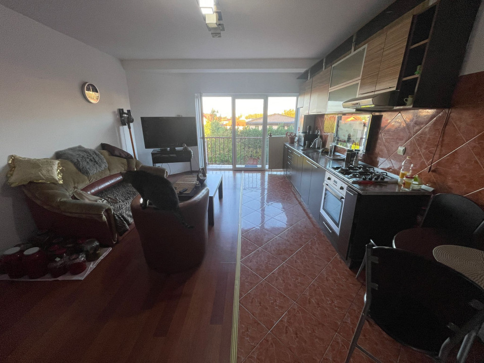 Apartament de 3 camere,78 mp, zona Tautiului