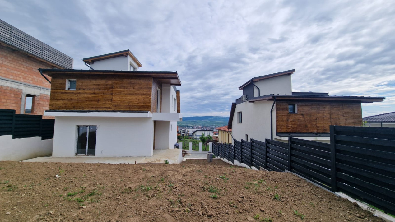 Casa individuală de 4 camere, 117 mp, 440 mp teren, zona Voronet