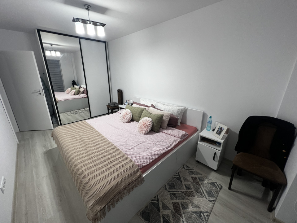 Apartament de 2 camere de lux, 49 mp , etaj intermediar, zona Cetatii