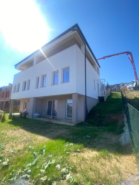 Casa tip Duplex panoramic, 4 camere, 110 mp, teren 225 mp, zona Teilor!