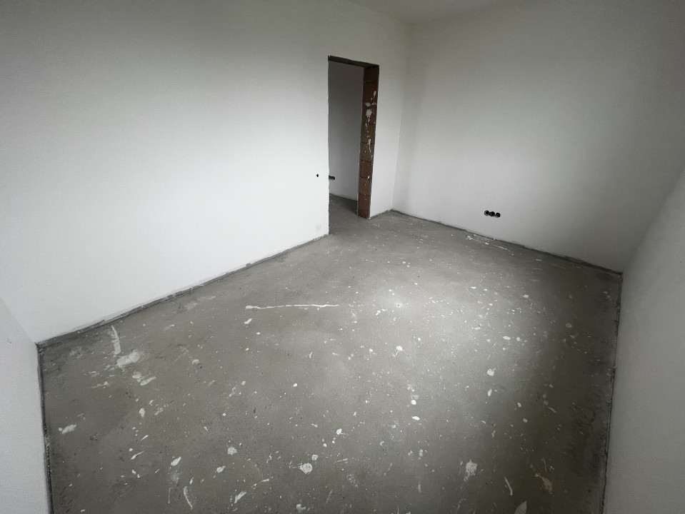 Apartament de 3 camere, 60 mp, etaj intermediar, Semifinsat, zona Cetatii 