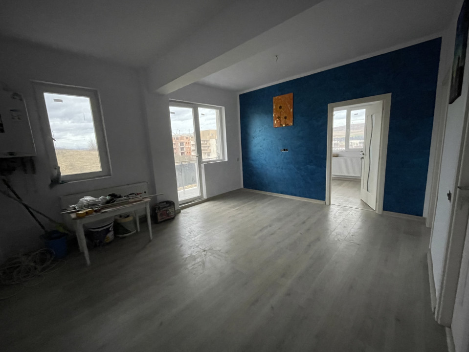 Apartament de vanzare 53 mp, 3 camere, balcon 27 mp cu priveliste panoramica.