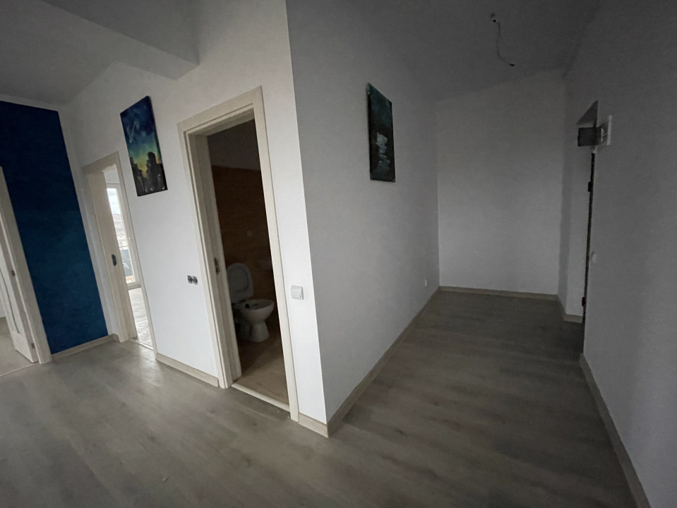 Apartament de vanzare 53 mp, 3 camere, balcon 27 mp cu priveliste panoramica.