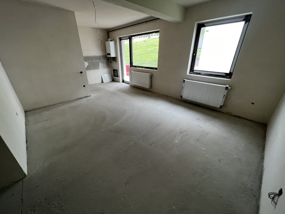 Apartament de 3 camere, 72 mp, 2 bai, garaj, etaj intermediar, Zona Sub Cetate