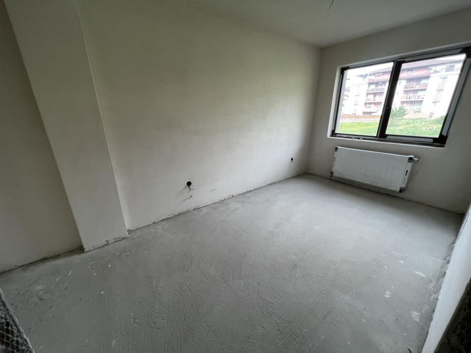 Apartament de 3 camere, 72 mp, 2 bai, garaj, etaj intermediar, Zona Sub Cetate