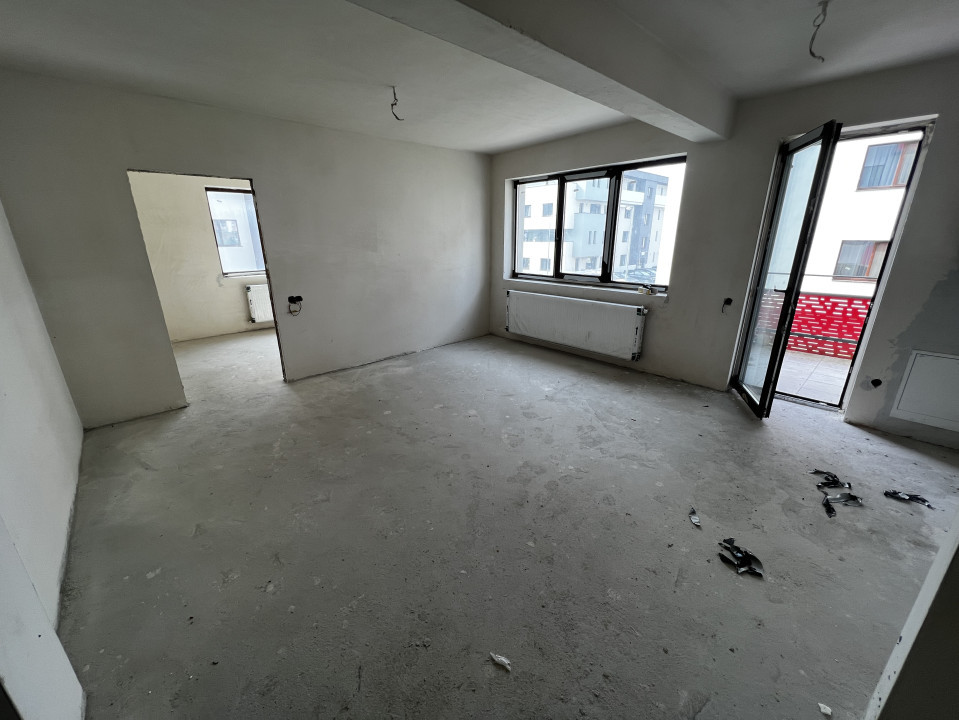 Apartament de 3 camere, 62 mp, terasa de 10 mp, parter înalt, zona Sub Cetate