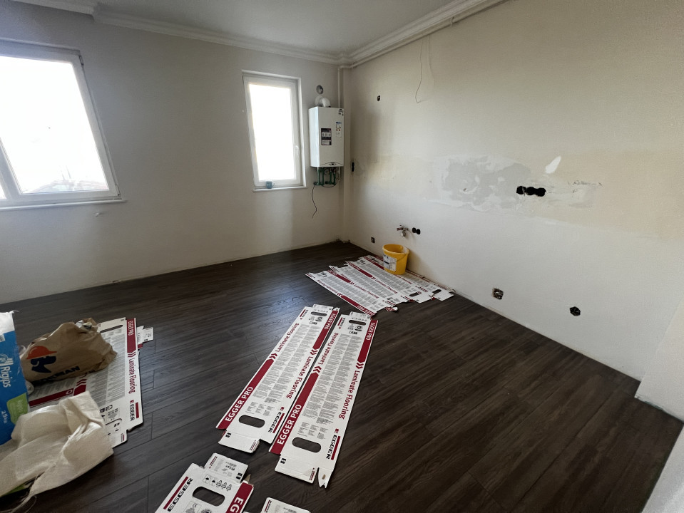 Apartament de 3 camere, 71 mp, finisat , zona Teilor