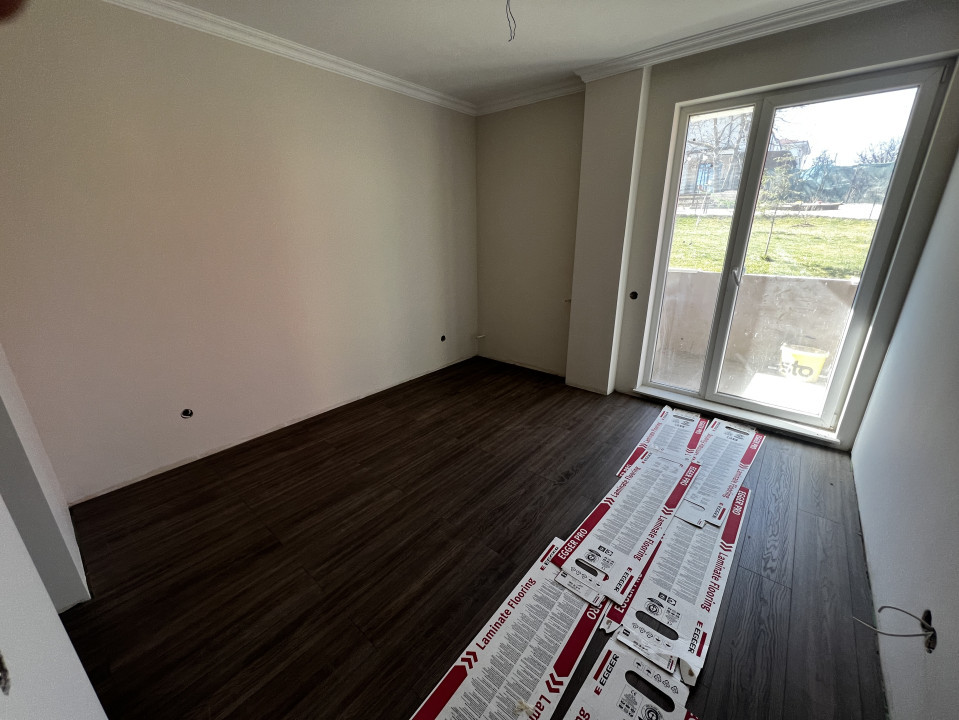 Apartament de 3 camere, 71 mp, finisat , zona Teilor