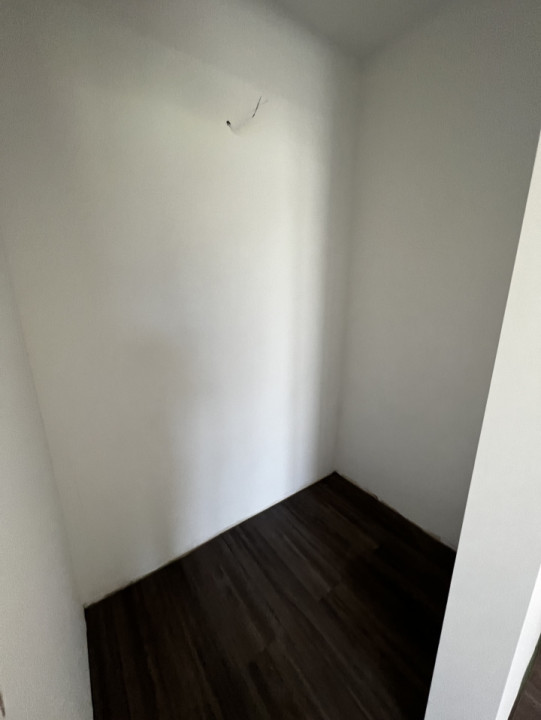 Apartament de 3 camere, 71 mp, finisat , zona Teilor