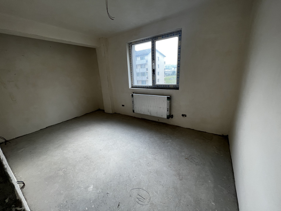 Apartament de 3 camere, 66 mp, 2 băii, etaj intermediar, zona Cetatii 