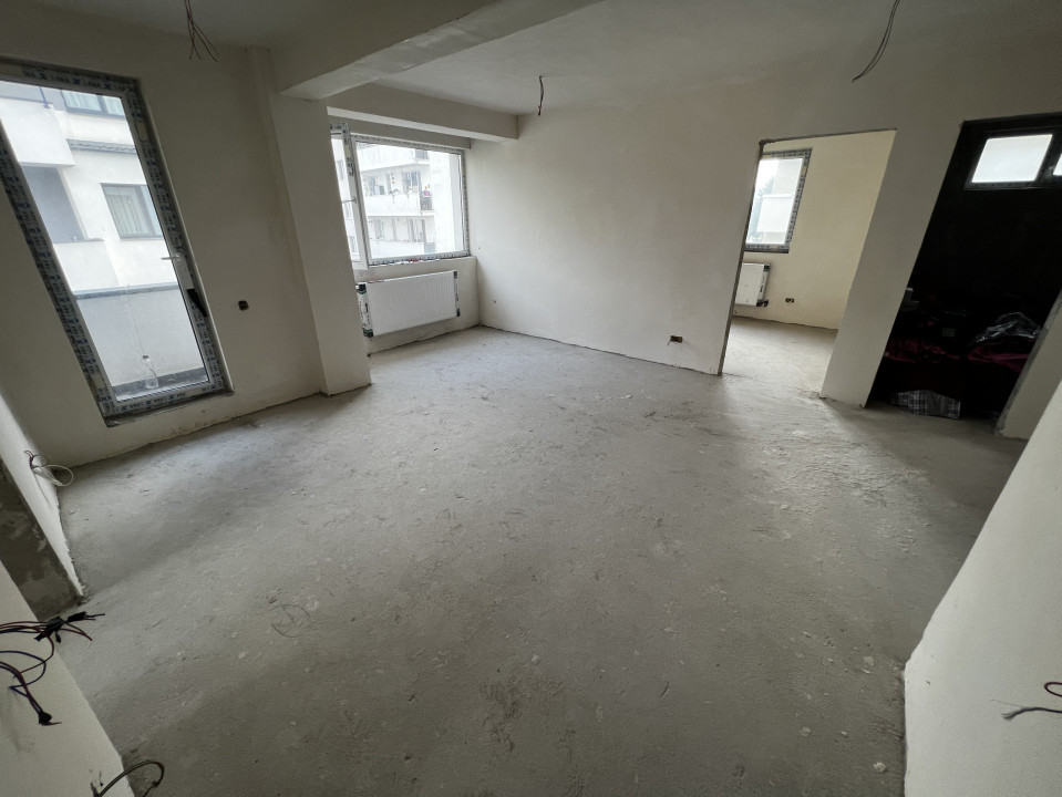 Apartament de 3 camere, 66 mp, 2 băii, etaj intermediar, zona Cetatii 