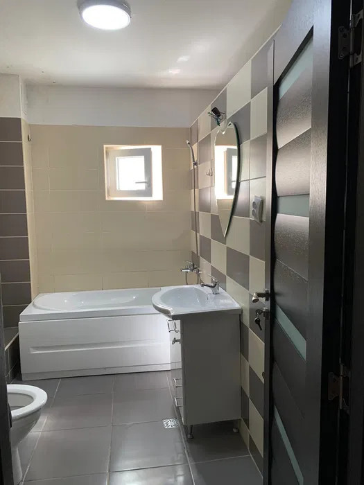 Apartament de 2 camere, 42 mp, zona Razoare