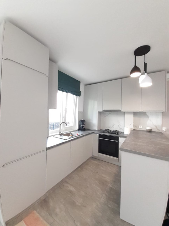 Apartament de 3 camere ultra lux, 53 mp, parcare, zona Vivo