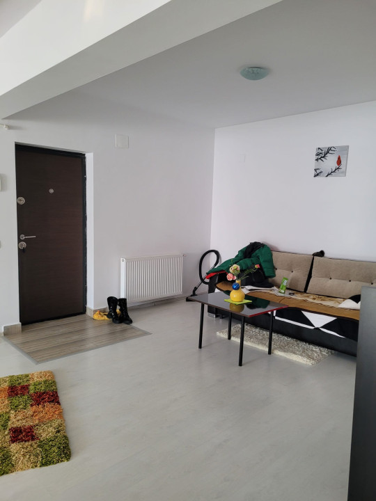 Apartament de vanzare, 2 camere, decomandat, zona strazii Florilor