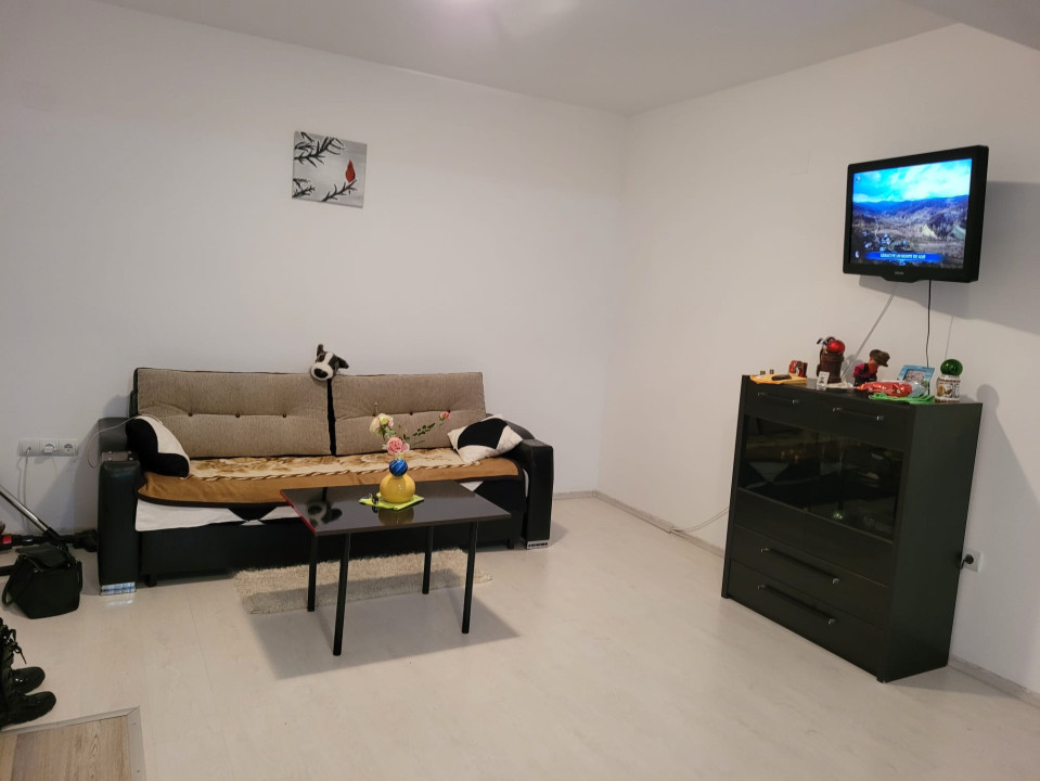 Apartament de vanzare, 2 camere, decomandat, zona strazii Florilor