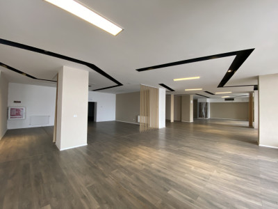 Spatiu comercial, Zorilor, open space  , 900 mp , vad comercial , vitrat 