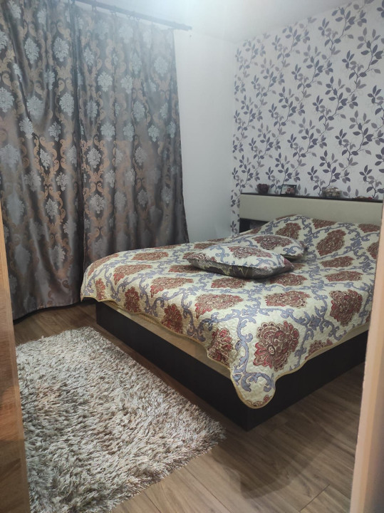 Apartament de 2 camere, 45 mp , parcare, balcon, zona strazii Eroilor