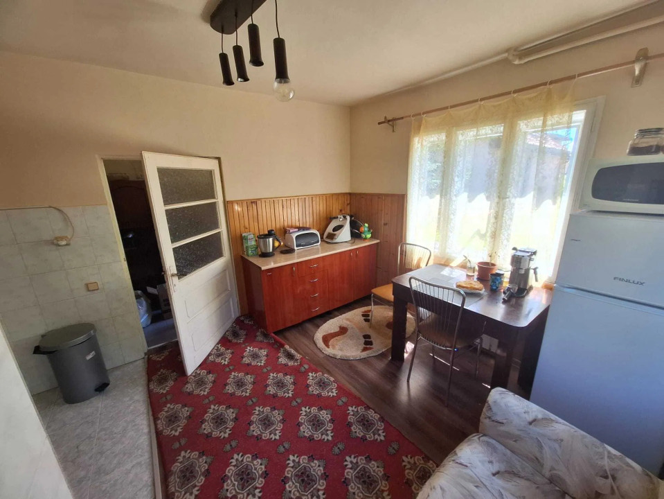 Casă de închiriat, 3 camere, curte, PETFRIENDLY, cartier zona Eremia Grigorescu 