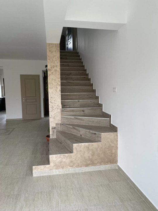 Casa tip Duplex, 220 mp utili, finisat, zona Europa