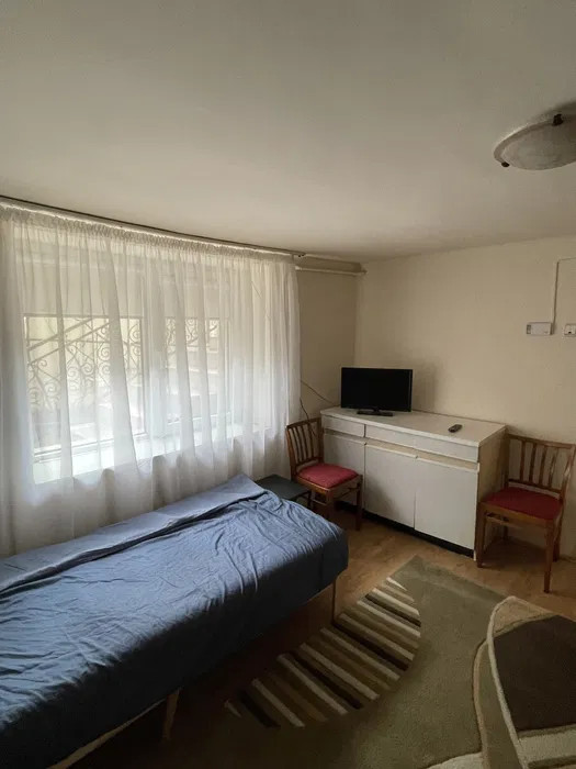 Casa de inchiriat, 2 camere, 70 mp, zona Baciu