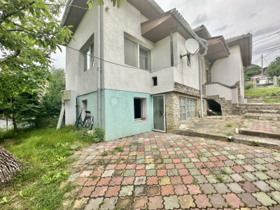 Casa Individuala, 4 camere, 110mp, teren 745mp, zona Auchan Iris, Cluj