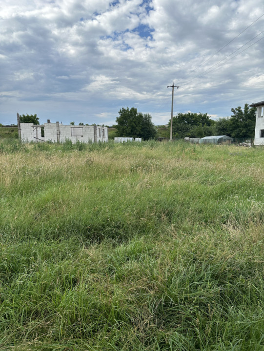 Teren intravilan 900 mp, construcții casa, duplex, Gilau