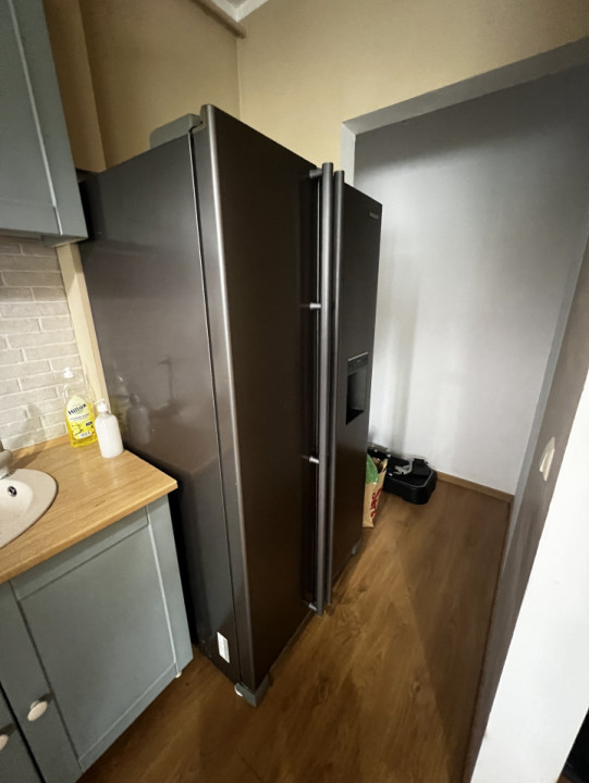 Apartament cu 2 camere de lux, 60 mp, parcare, zona Stadionului