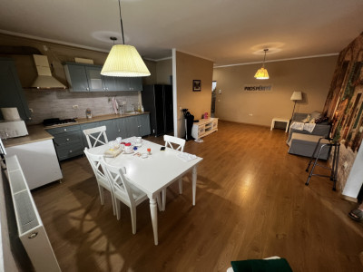 Apartament cu 2 camere de lux, 60 mp, parcare, zona Stadionului