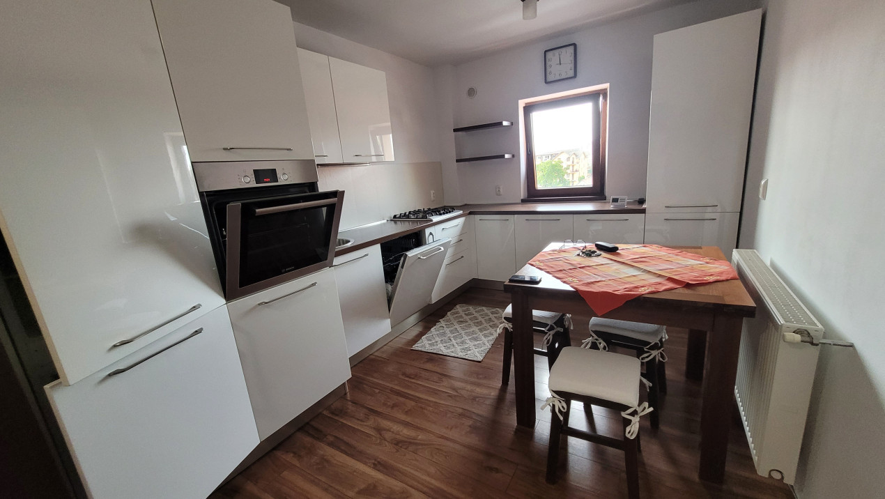 Apartament de 2 camere, mobilat utilat, cu balcon, zona Intre Lacuri