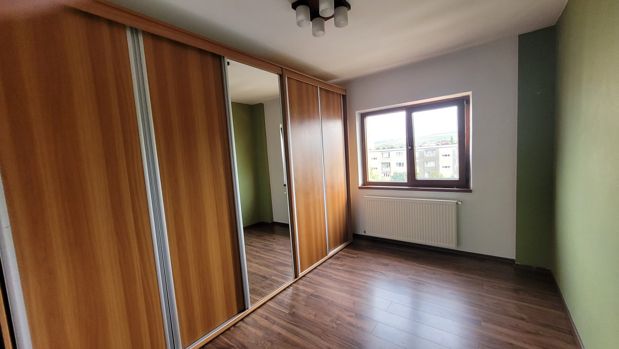 Apartament de 2 camere, mobilat utilat, cu balcon, zona Intre Lacuri