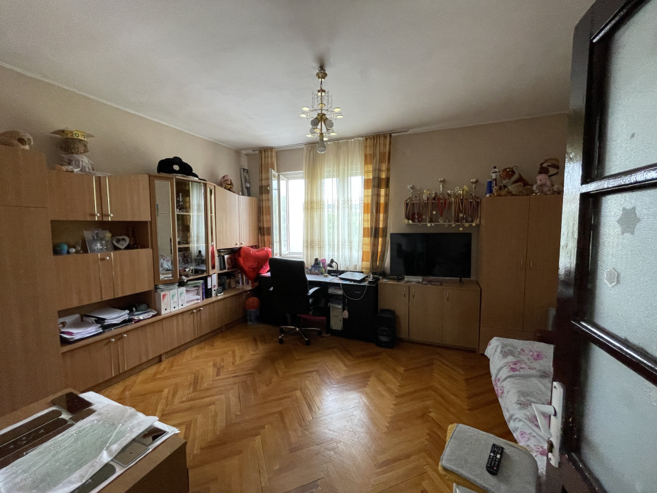 Apartament la casa cu gradina, cartier Andrei Muresanu