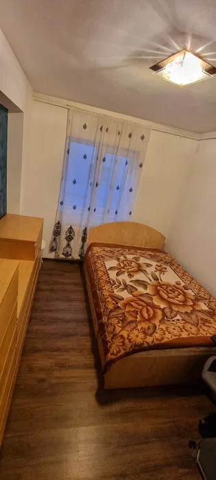 Apartament de 3 camere, 63 mp Zona Stejarului