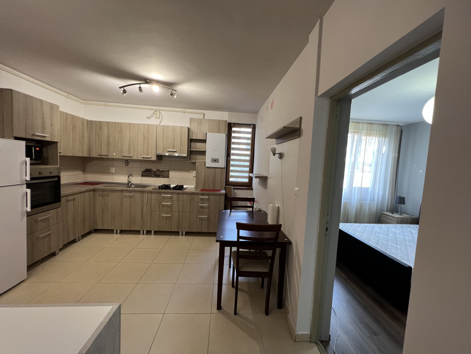 Apartament de 2 camere , cu gradina 52 mp Zona Porii