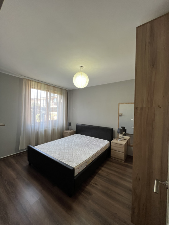 Apartament de 2 camere , cu gradina 52 mp Zona Porii