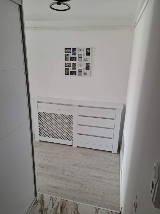 Apartament 3 camere,2 bai,2 holuri,2 balcoane