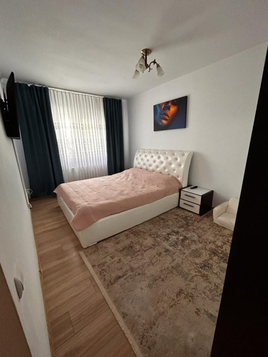 APARTAMENT 3 CAMERE, DECOMANDAT SI PARCARE INCUSA