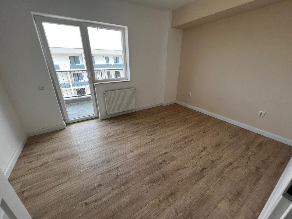 Apartament de 3 camere , 59 mp , in zona Sesul de Sus .