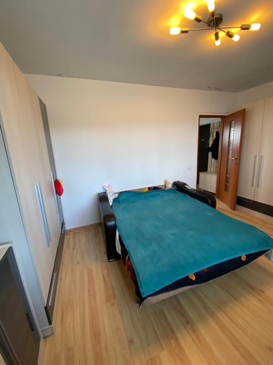 Apartament 2 camere semidecomandate, suprafata 30,5 mp, mobilat utilat.