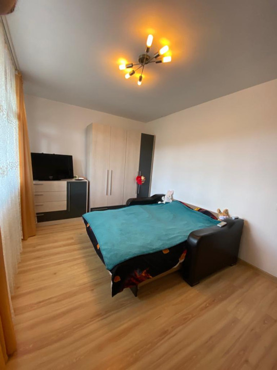 Apartament 2 camere semidecomandate, suprafata 30,5 mp, mobilat utilat.