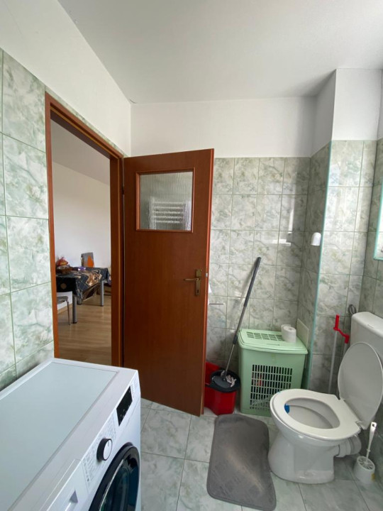 Apartament 2 camere semidecomandate, suprafata 30,5 mp, mobilat utilat.