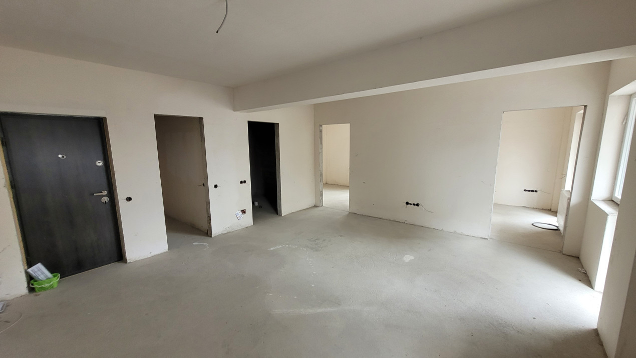 Apartament de 3 camere, semifinsiat, 20 mp terasa, zona Terra 