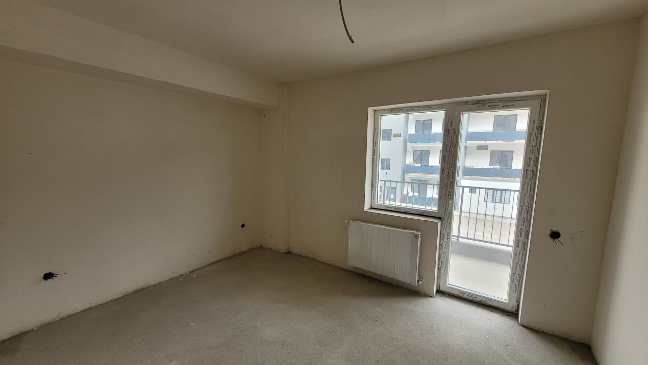 Apartament de 3 camere, semifinsiat, 20 mp terasa, zona Terra 