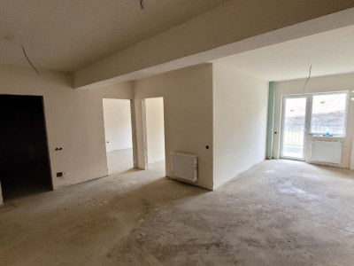 Apartament de 3 camere, semifinisat, 12 mp terasa, zona Tera