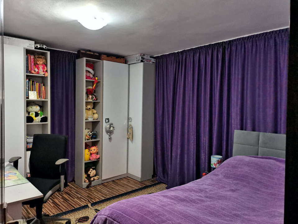 Casa tip Triplex, 130mp utili, curte, parcare, zona Dumitru Mocanu