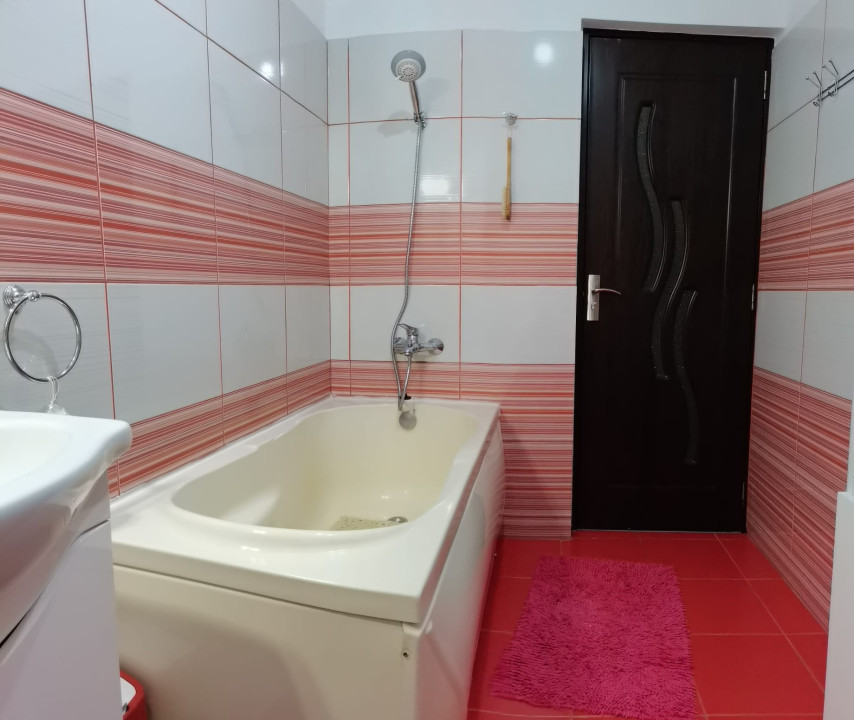 Casa tip Triplex, 130mp utili, curte, parcare, zona Dumitru Mocanu