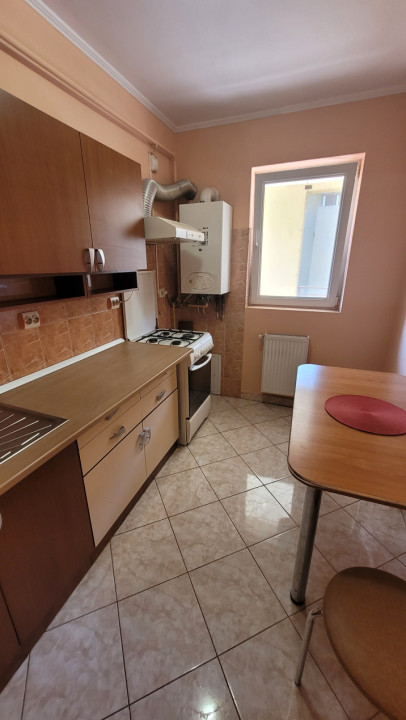 Apartament de 2 camere, decomandat, terasa 13 mp, mobilat utilat, zona Porii